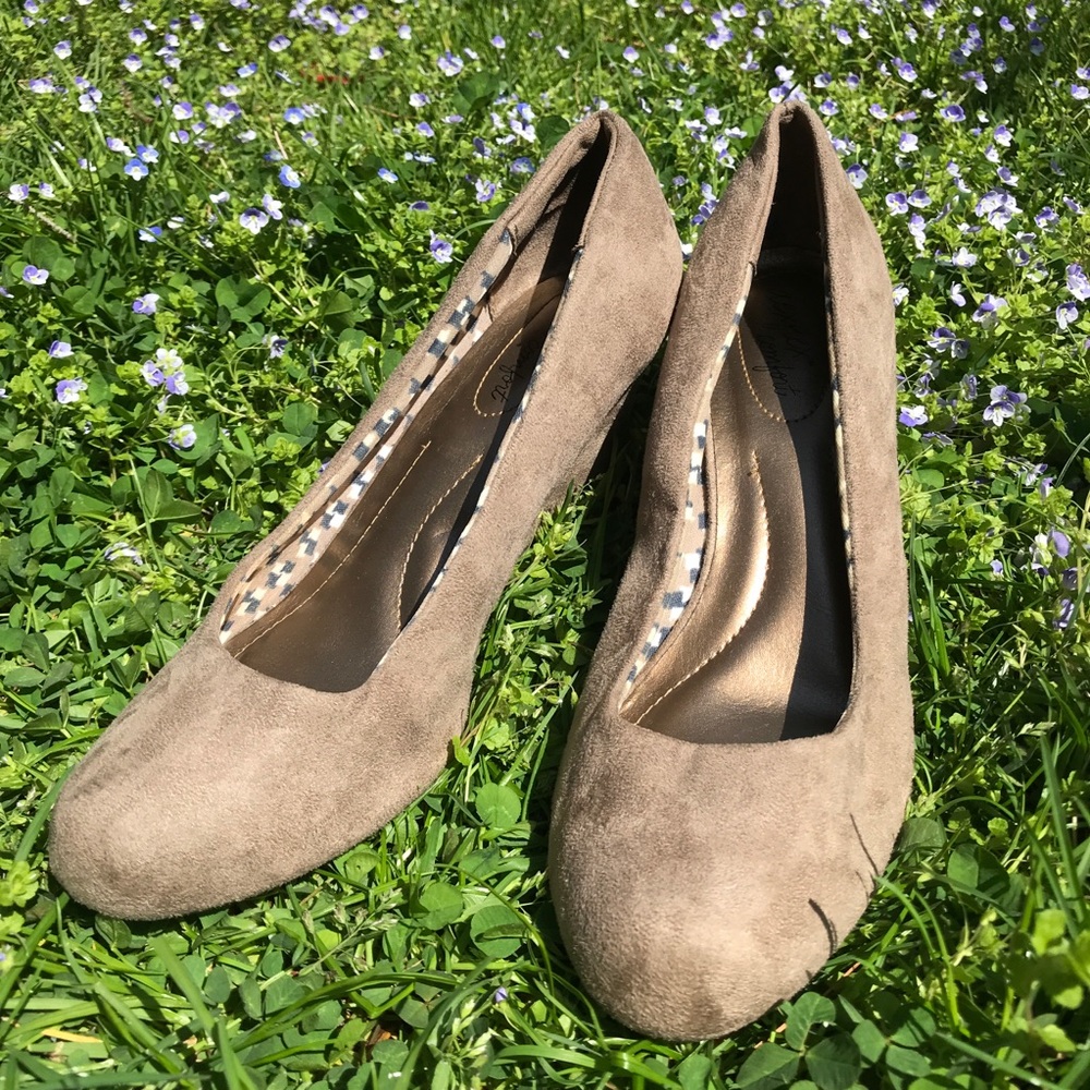 NWOT Suede Wedges